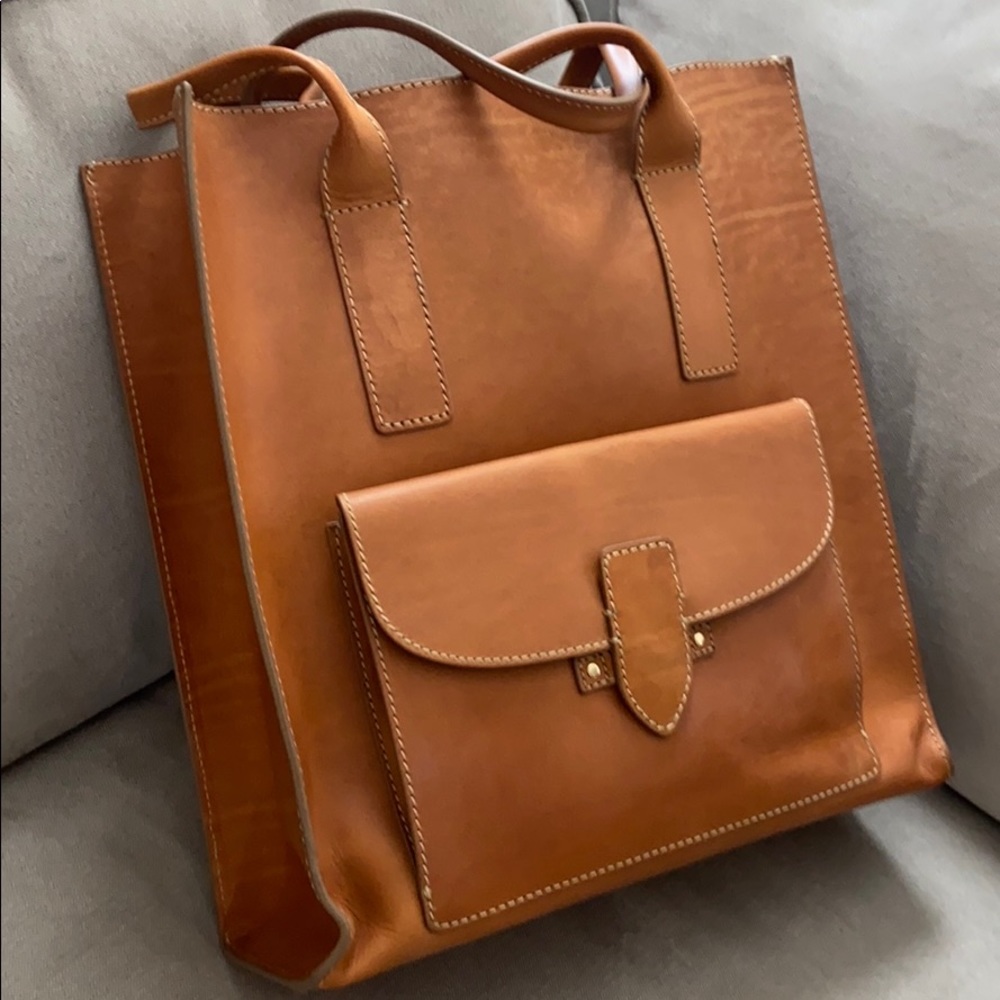 NWT Frye Casey North/South Tote in Tan